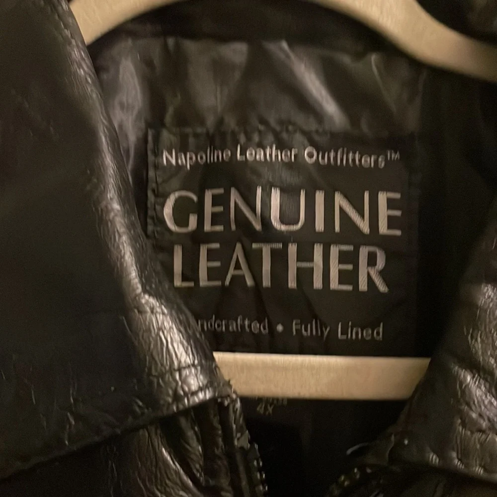 Leather jacket - Picture 3 of 9